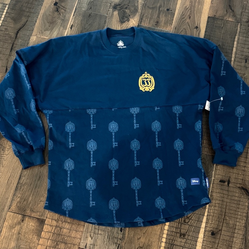 Disney Exclusive Club 33 Key Spirit Jersey Navy size SMALL